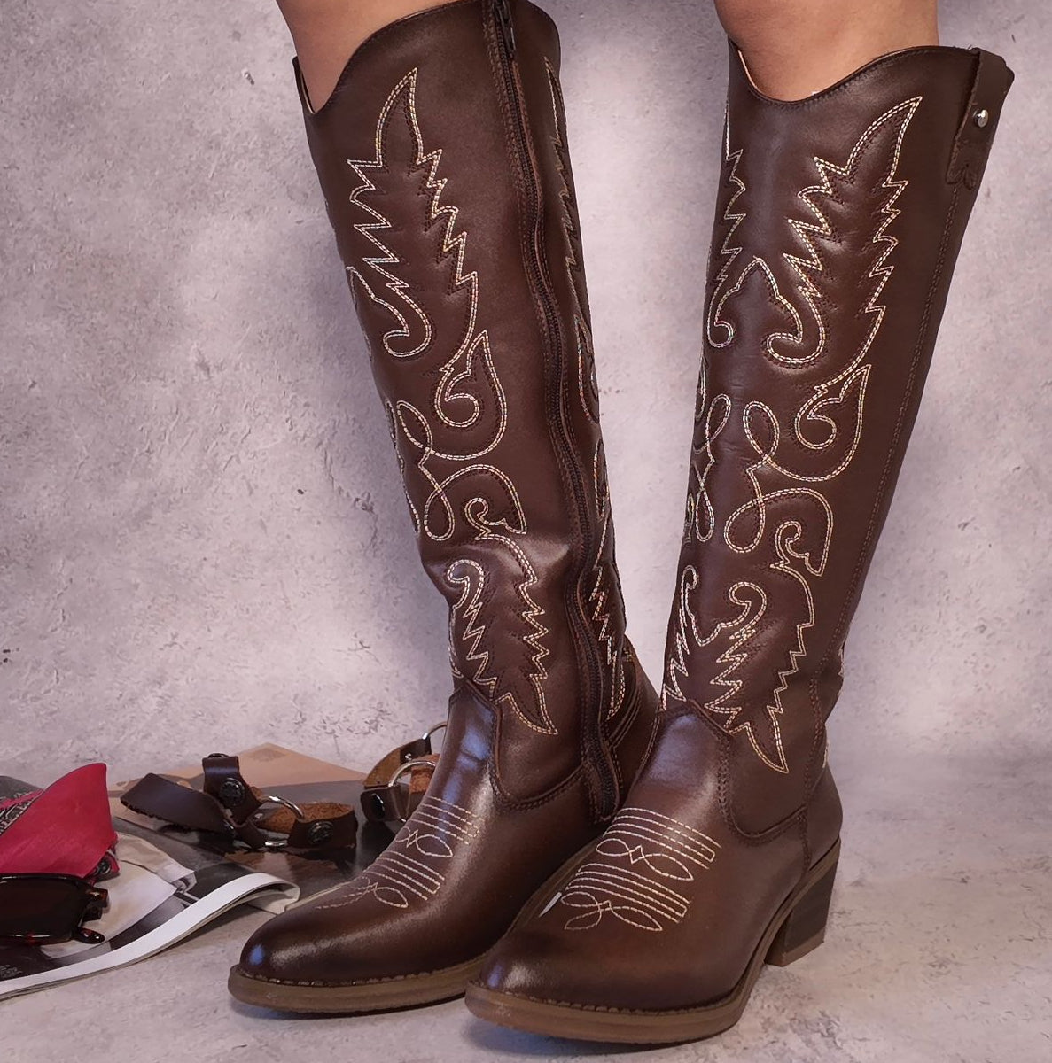 Bota vaquera alta , piel 96535