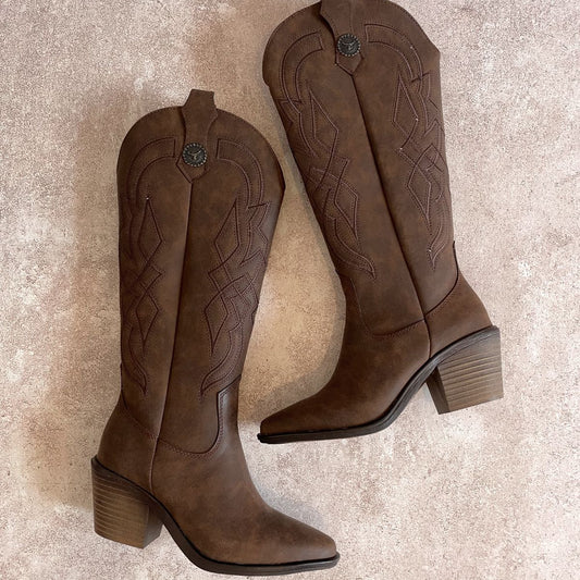 Bota 832